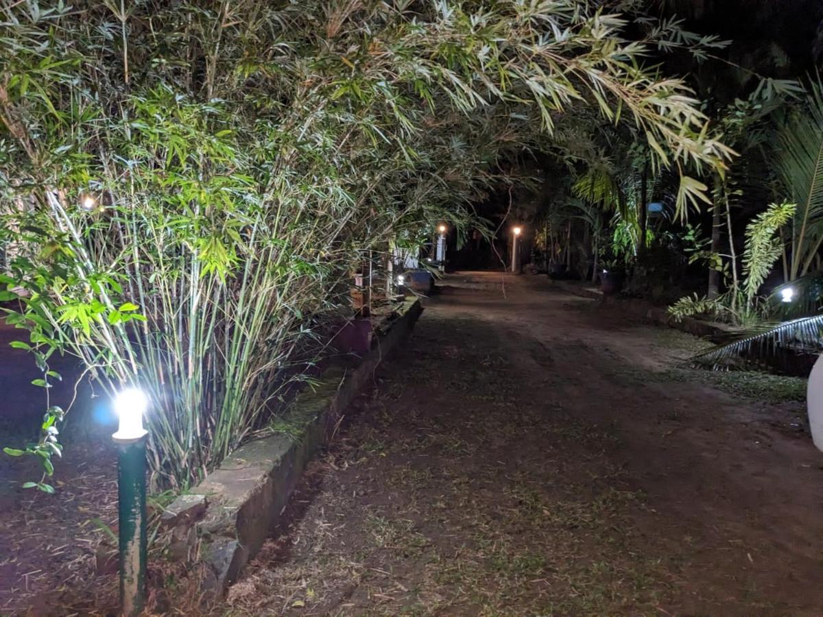 Silent Cabana And Restaurant Marakolliya, Tangalle Bagian luar foto