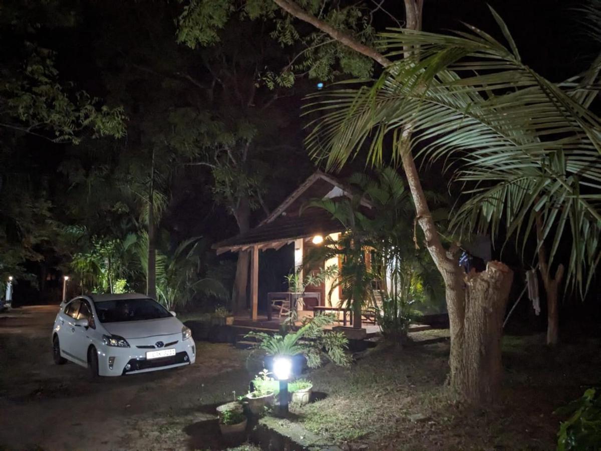 Silent Cabana And Restaurant Marakolliya, Tangalle Bagian luar foto