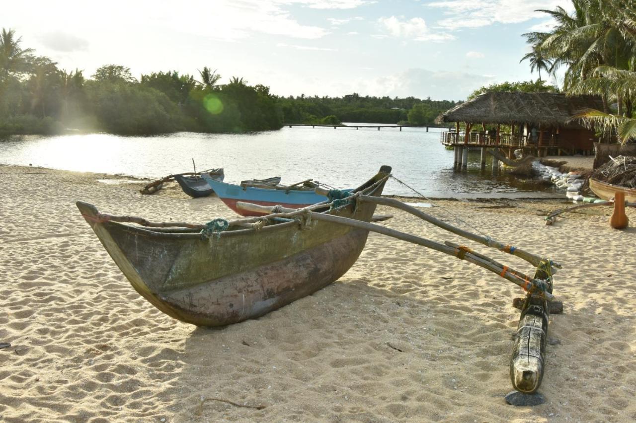 Silent Cabana And Restaurant Marakolliya, Tangalle Bagian luar foto