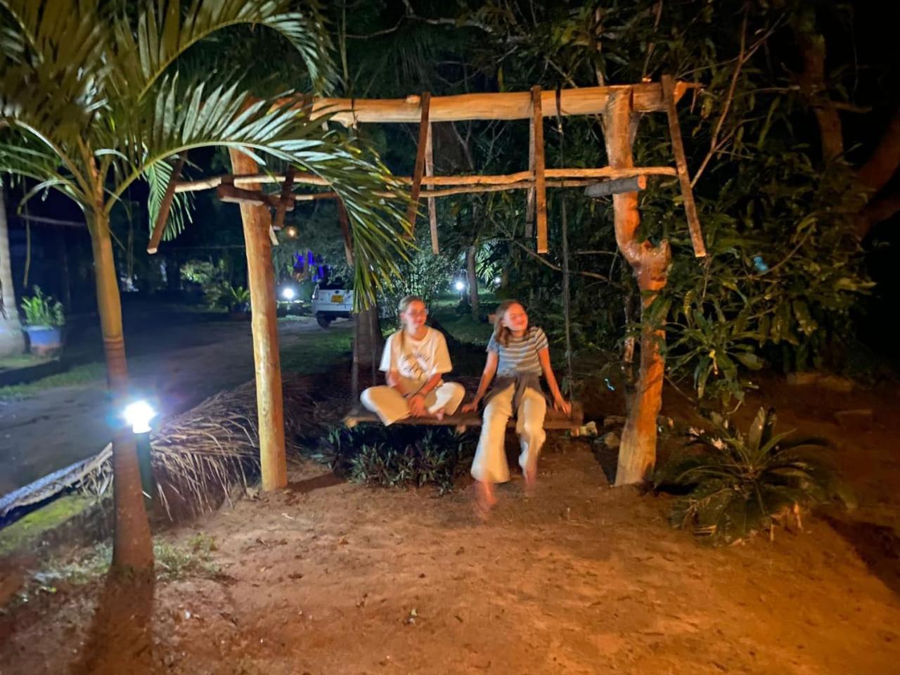 Silent Cabana And Restaurant Marakolliya, Tangalle Bagian luar foto