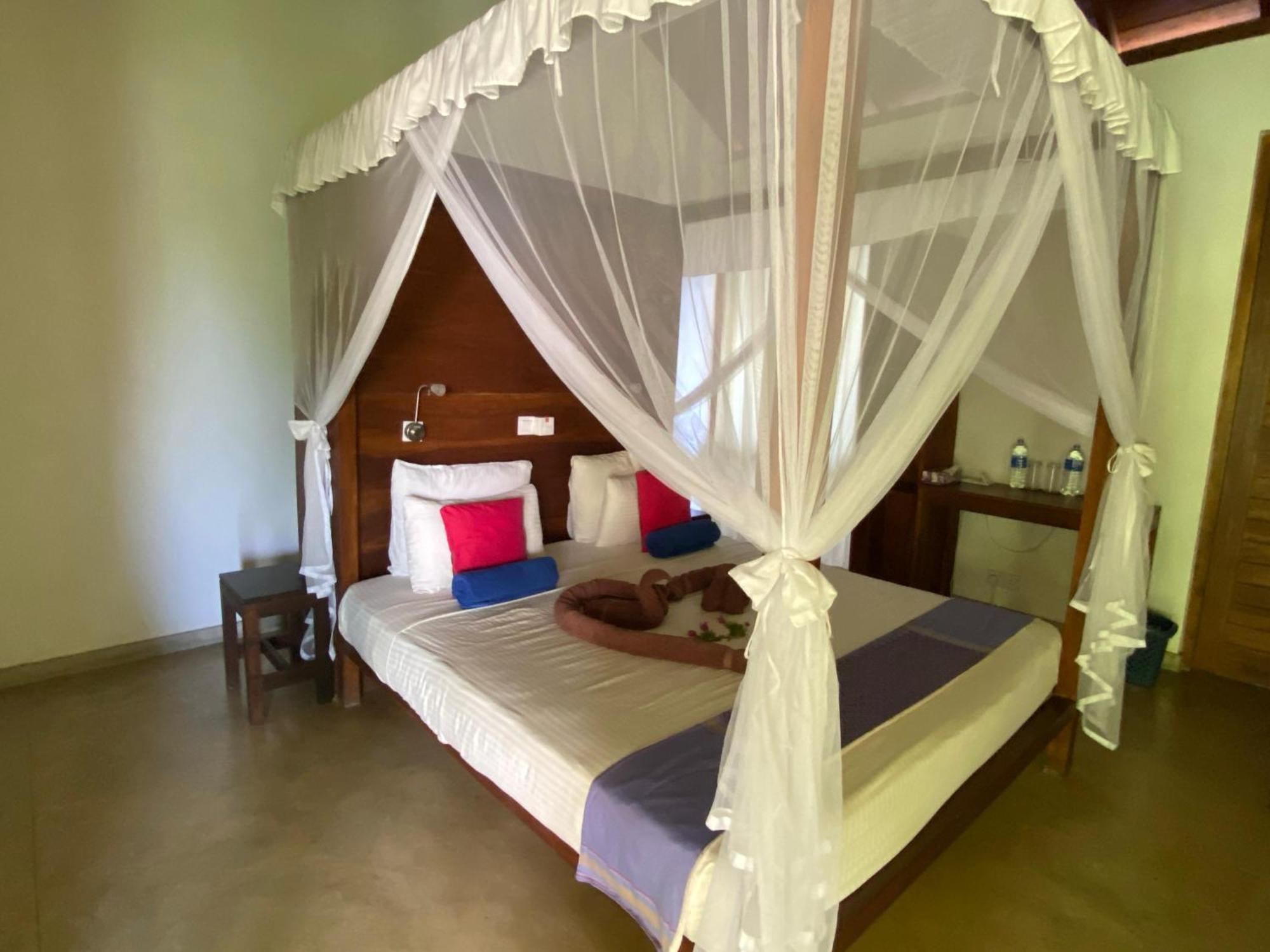 Silent Cabana And Restaurant Marakolliya, Tangalle Bagian luar foto