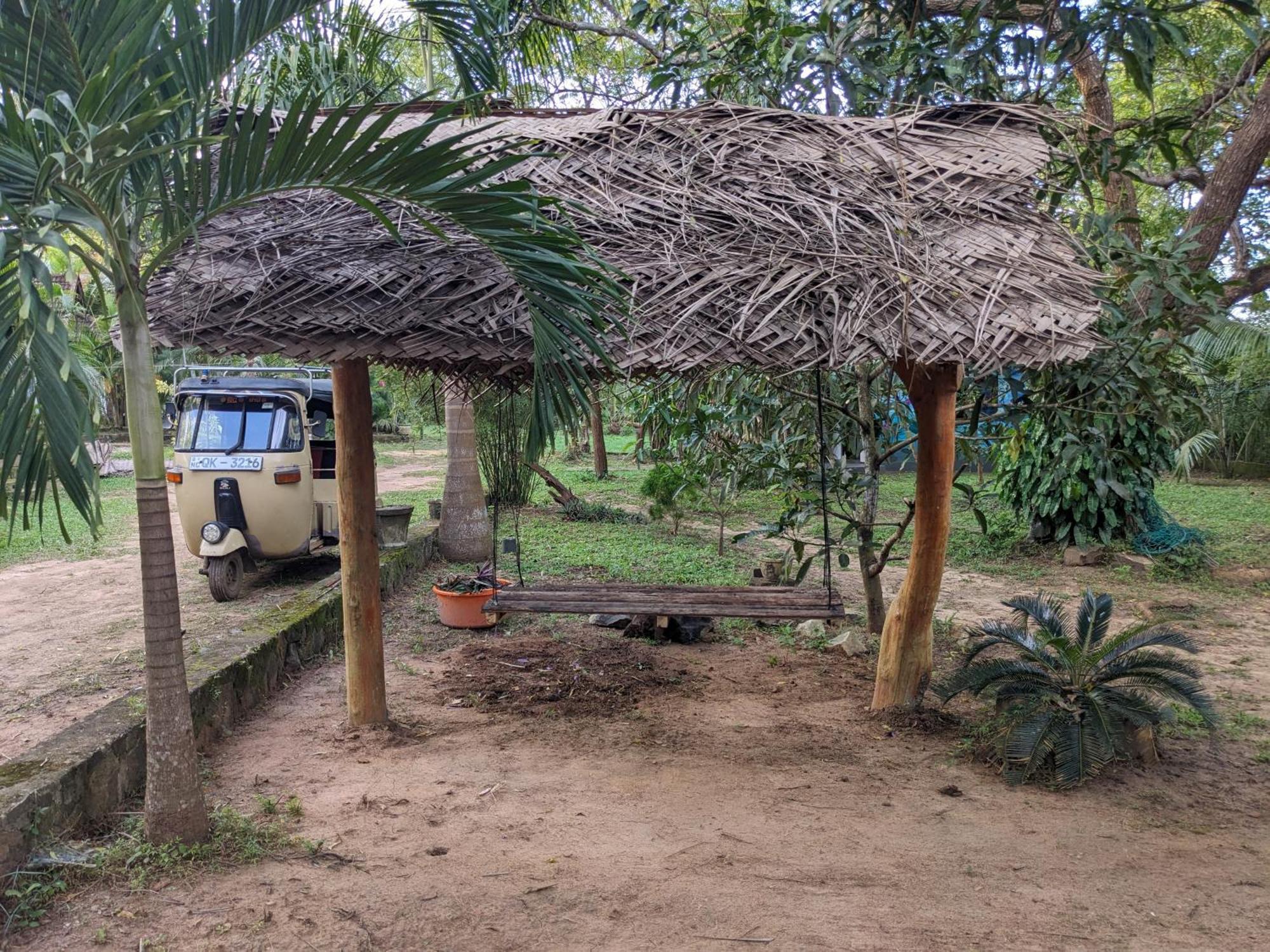 Silent Cabana And Restaurant Marakolliya, Tangalle Bagian luar foto
